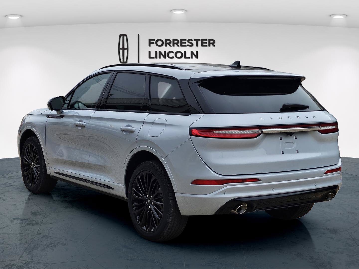 New 2026 Lincoln Corsair Reserve w/ Jet Appearance Package AWD/4WD image 5