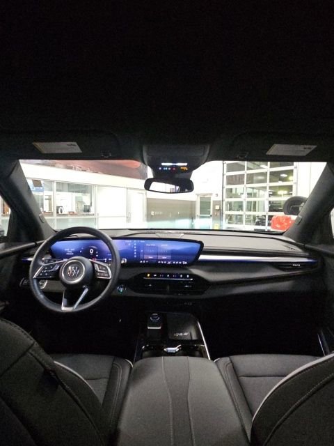 Used 2025 Buick Enclave Preferred image 30