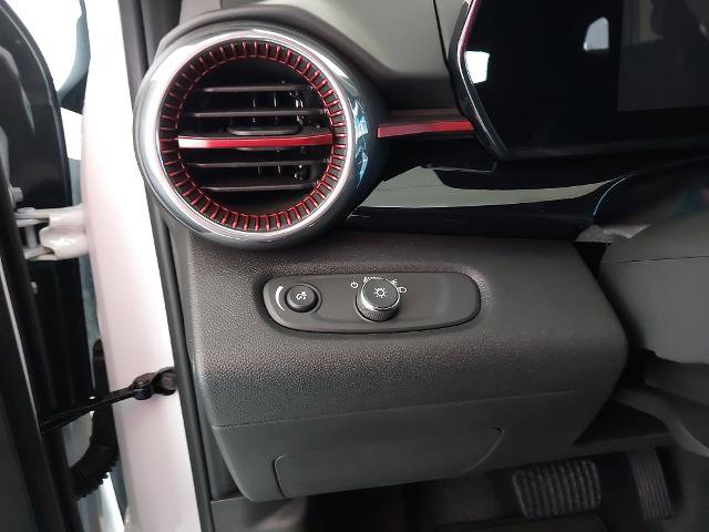 New 2026 Chevrolet Trax RS w/ Sunroof Package image 24