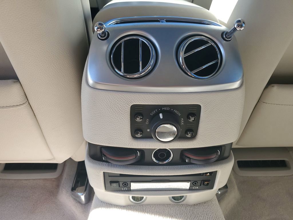 Used 2011 Rolls-Royce Ghost image 11