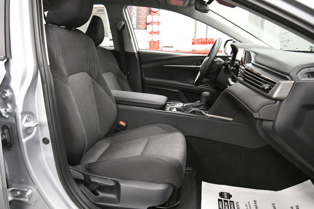 Certified 2025 Toyota Camry LE image 24