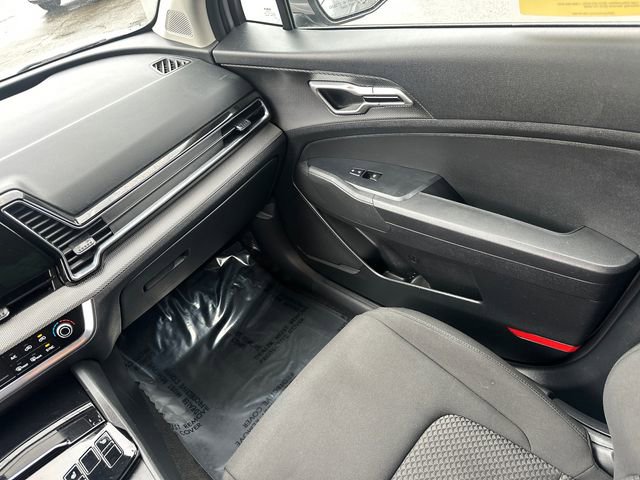 Used 2025 Kia Sportage LX image 20