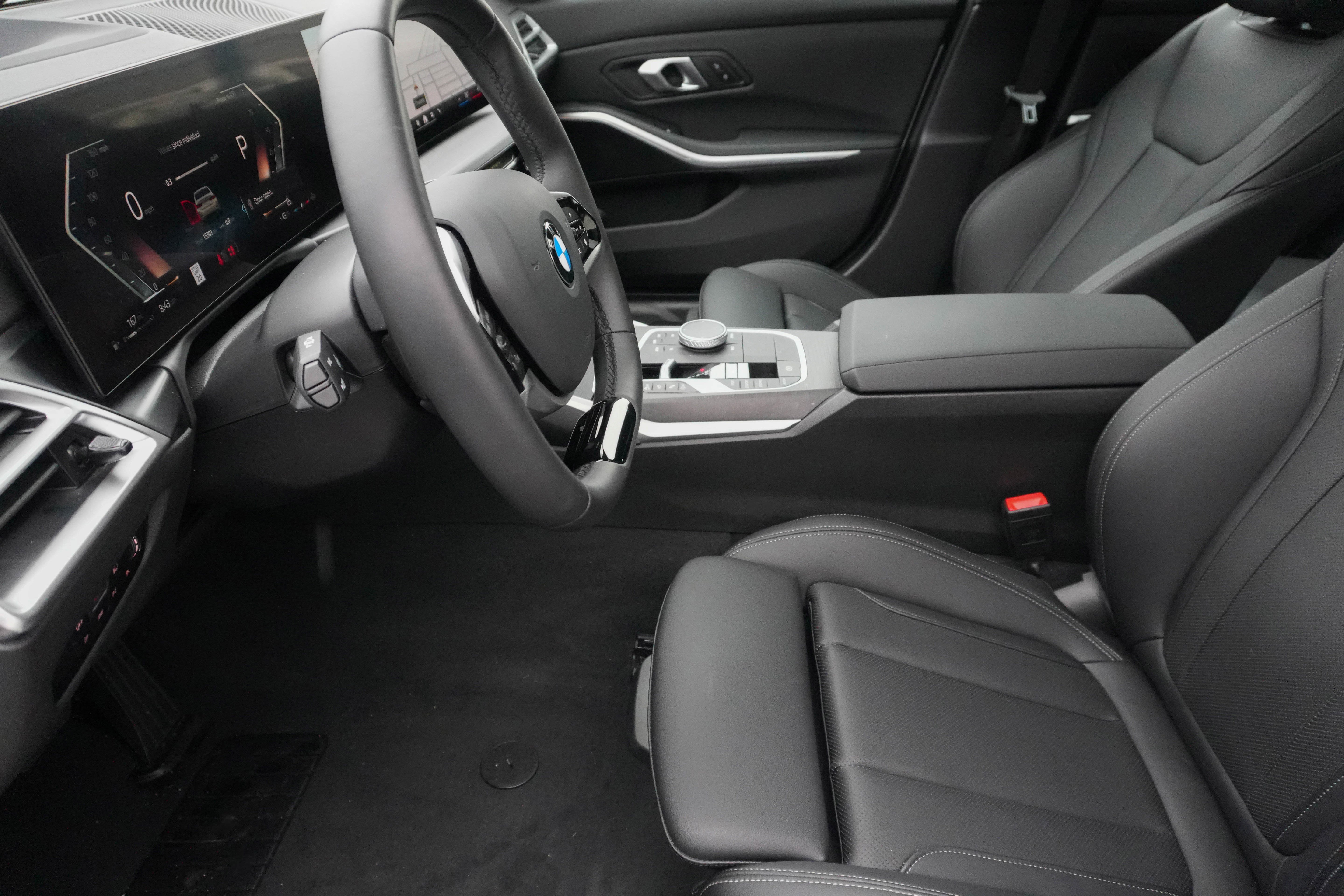 Certified 2025 BMW 330i Sedan image 12