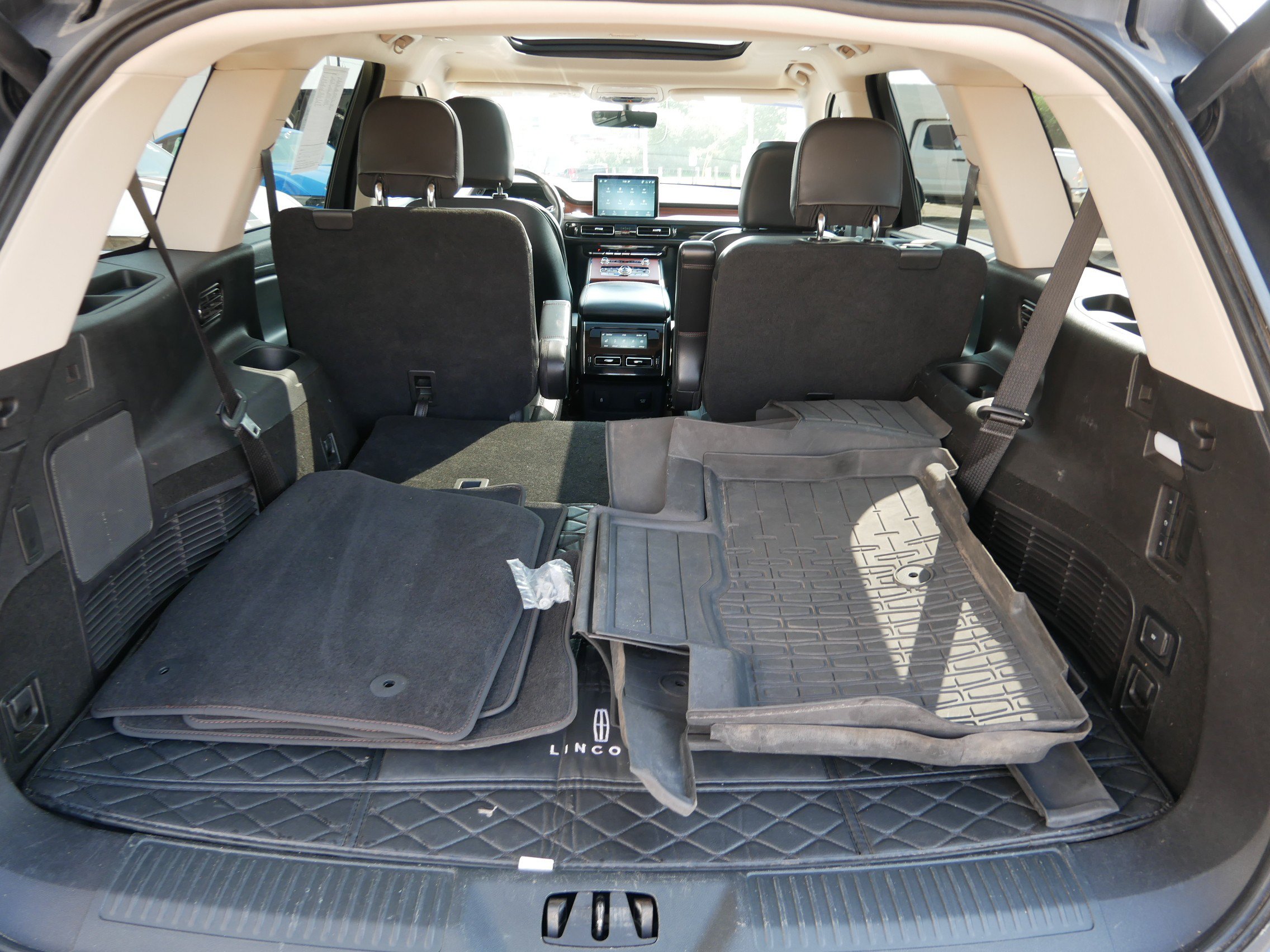Used 2021 Lincoln Aviator Reserve w/ Equipment Group 201A AWD/4WD image 8