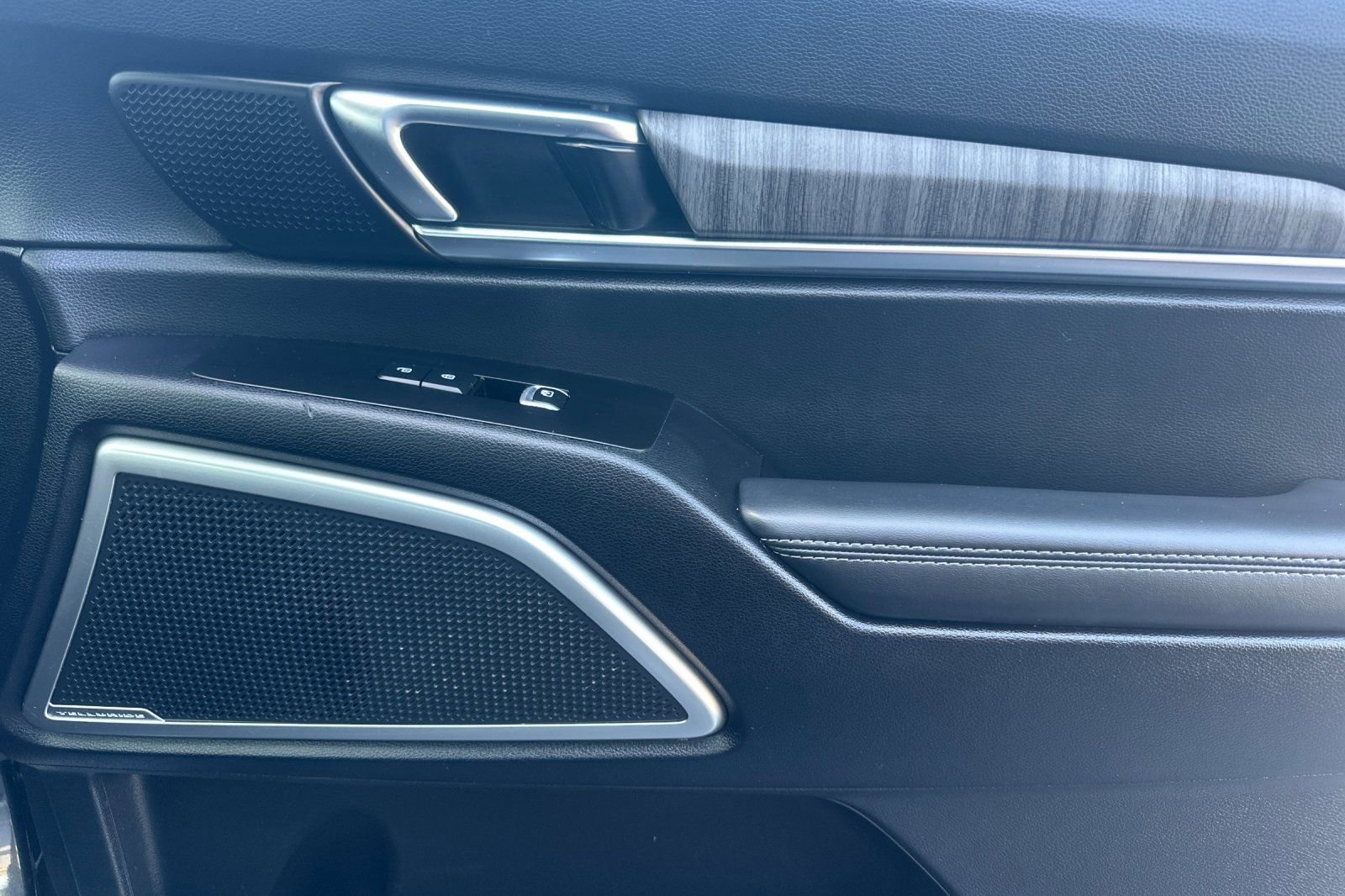 Used 2024 Kia Telluride EX image 23