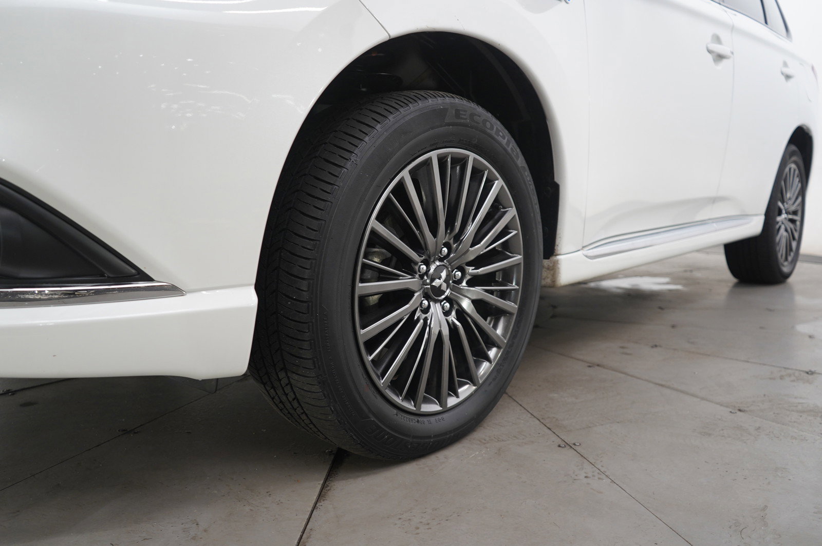 Used 2022 Mitsubishi Outlander LE image 23