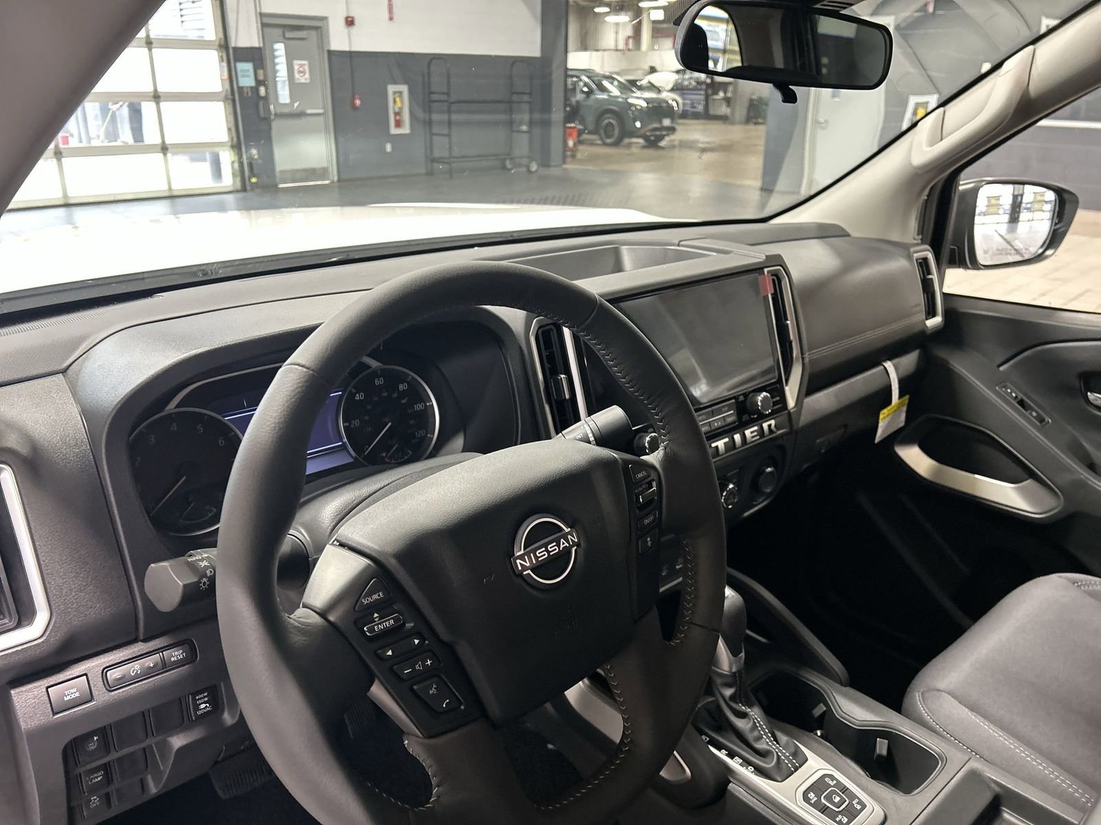 New 2026 Nissan Frontier SV w/ SV Convenience Package image 2