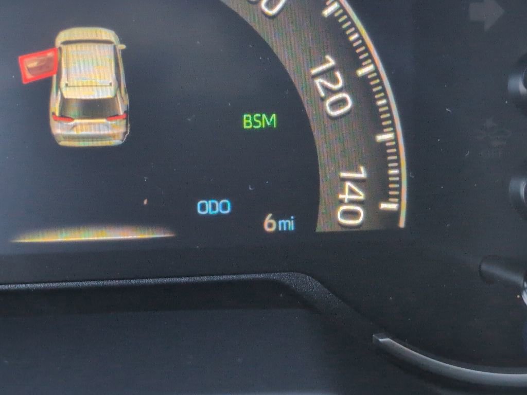 Used 2025 Toyota RAV4 XLE image 18