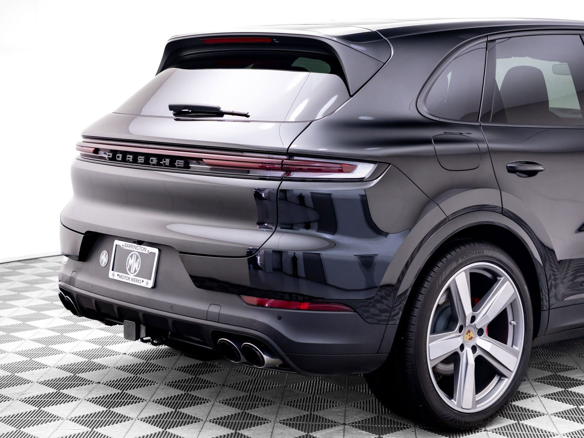 Used 2024 Porsche Cayenne S image 34