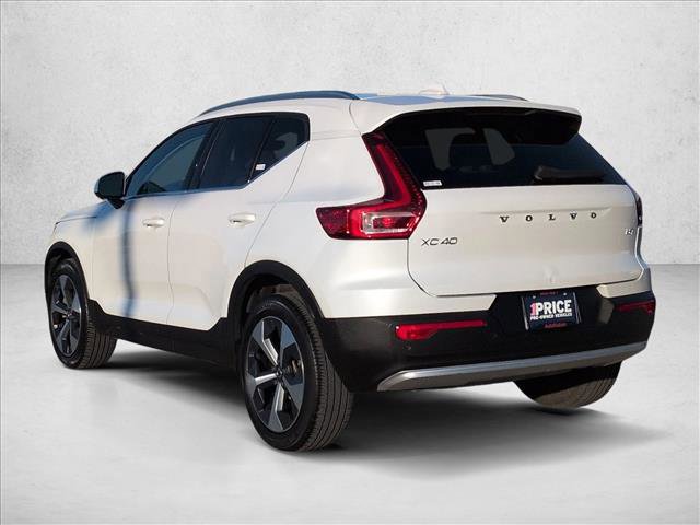 Used 2023 Volvo XC40 B4 Plus w/ Driver Assist Package image 8
