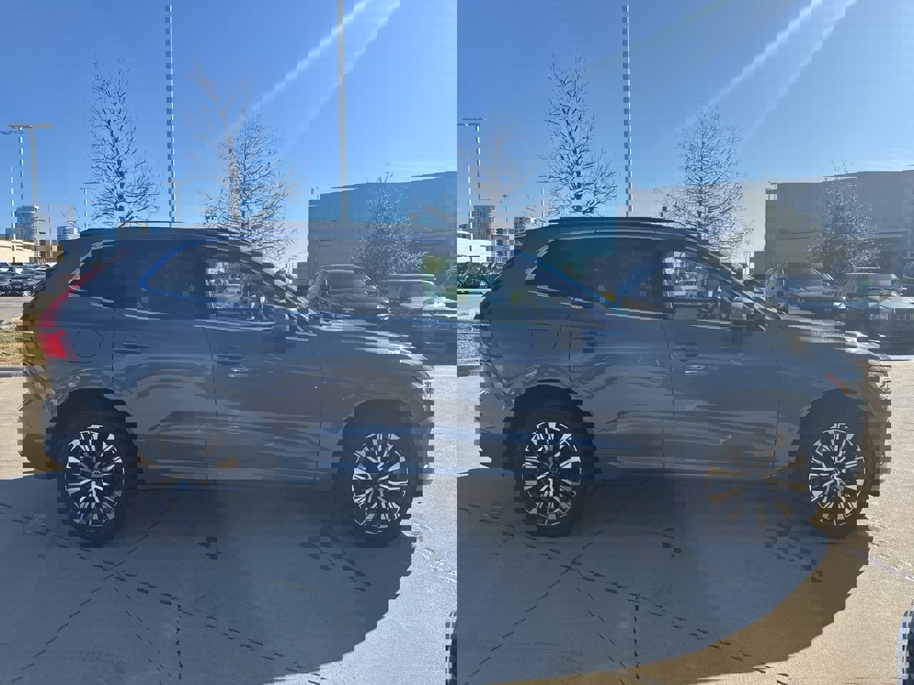 Certified 2023 Volvo XC60 B5 Core w/ Protection Package Premier image 4