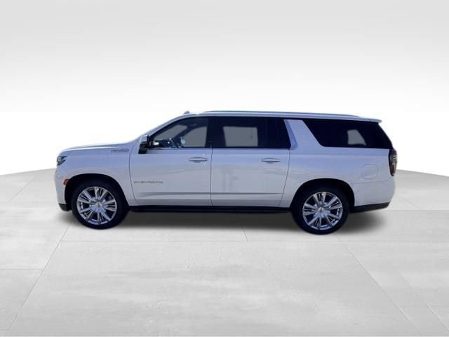Used 2022 Chevrolet Suburban High Country w/ Max Trailering Package AWD/4WD image 3