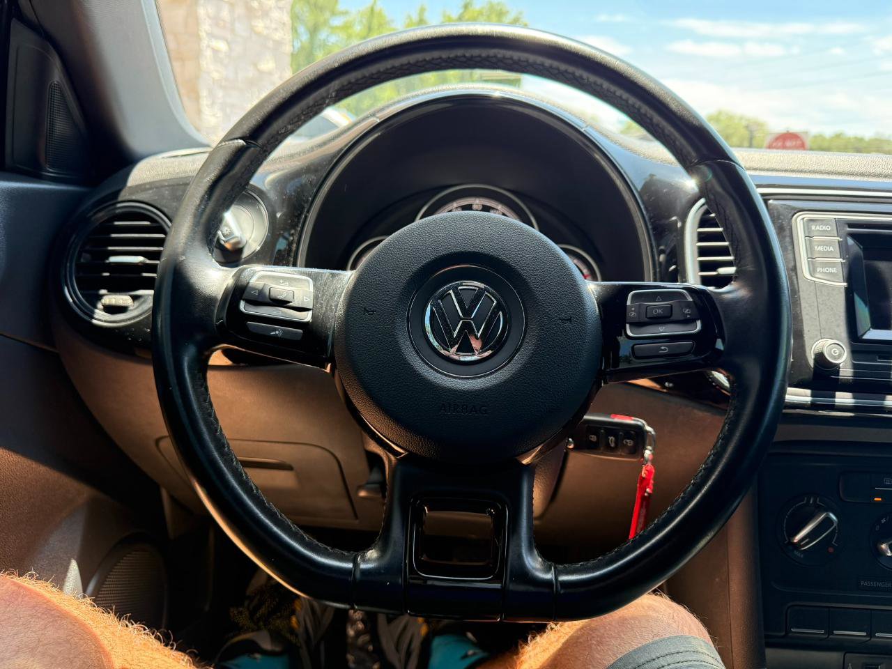 Used 2018 Volkswagen Beetle 2.0T S FWD image 29