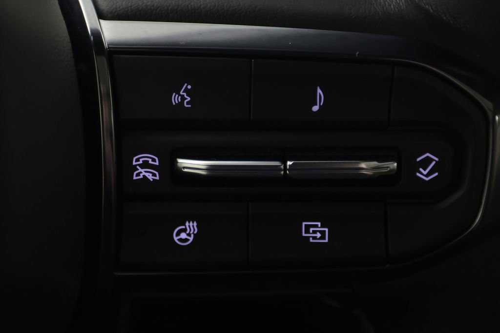 Used 2025 GMC Yukon Denali Ultimate AWD/4WD image 30