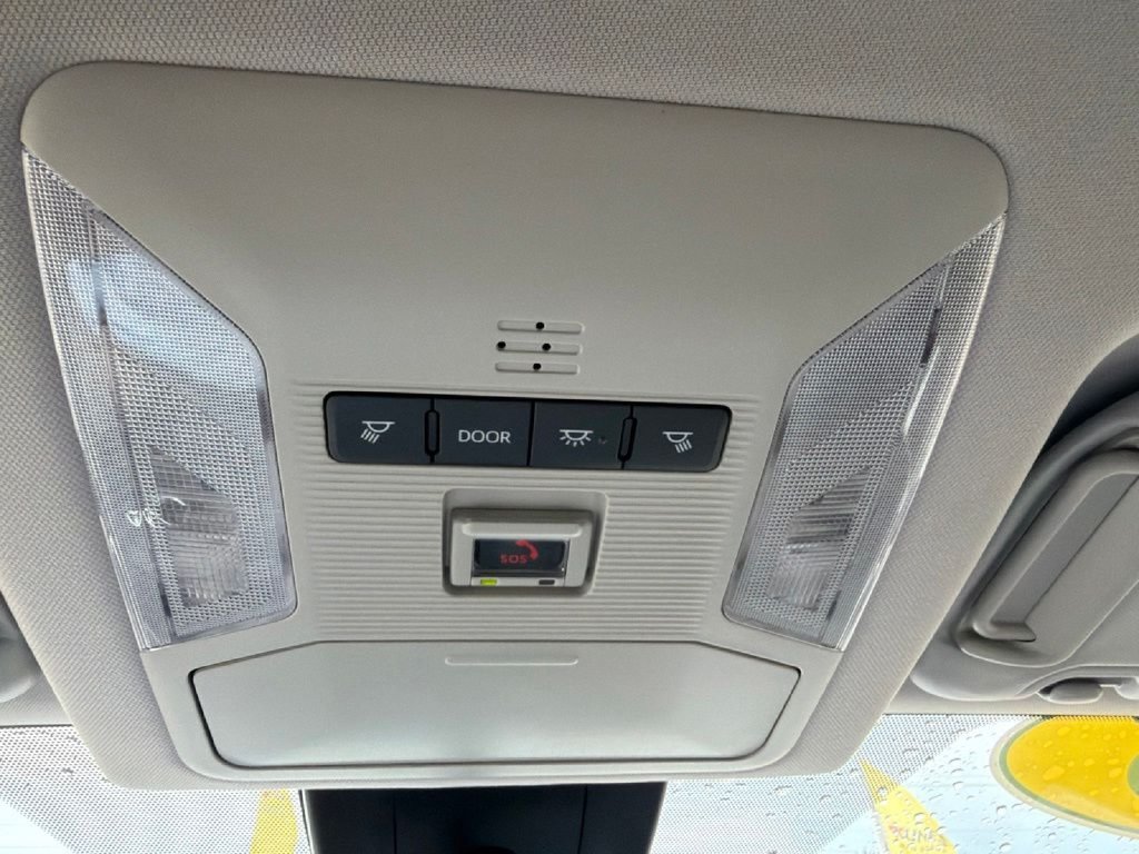 Used 2025 Toyota RAV4 XLE FWD image 29