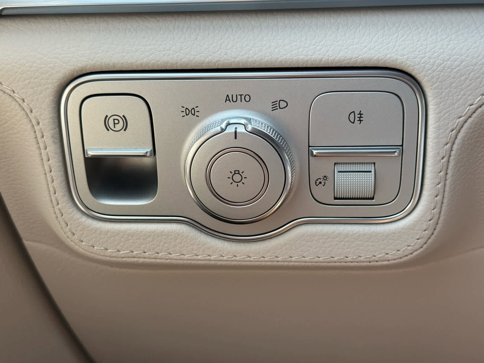 New 2026 Mercedes-Benz GLS 580 4MATIC image 30