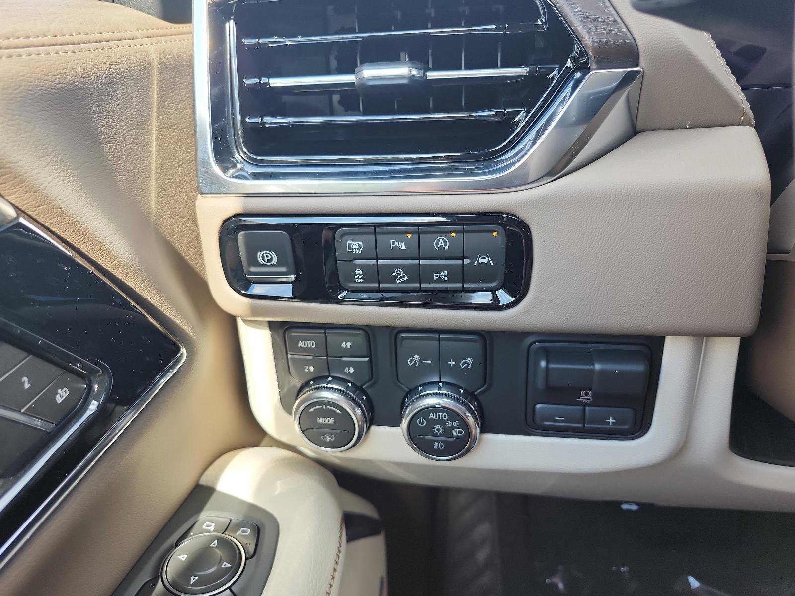 New 2026 GMC Yukon XL Denali w/ Denali Reserve Package image 19