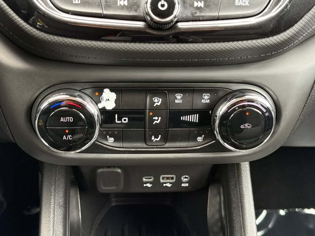 Used 2021 Chevrolet TrailBlazer LT w/ Convenience Package AWD/4WD image 16