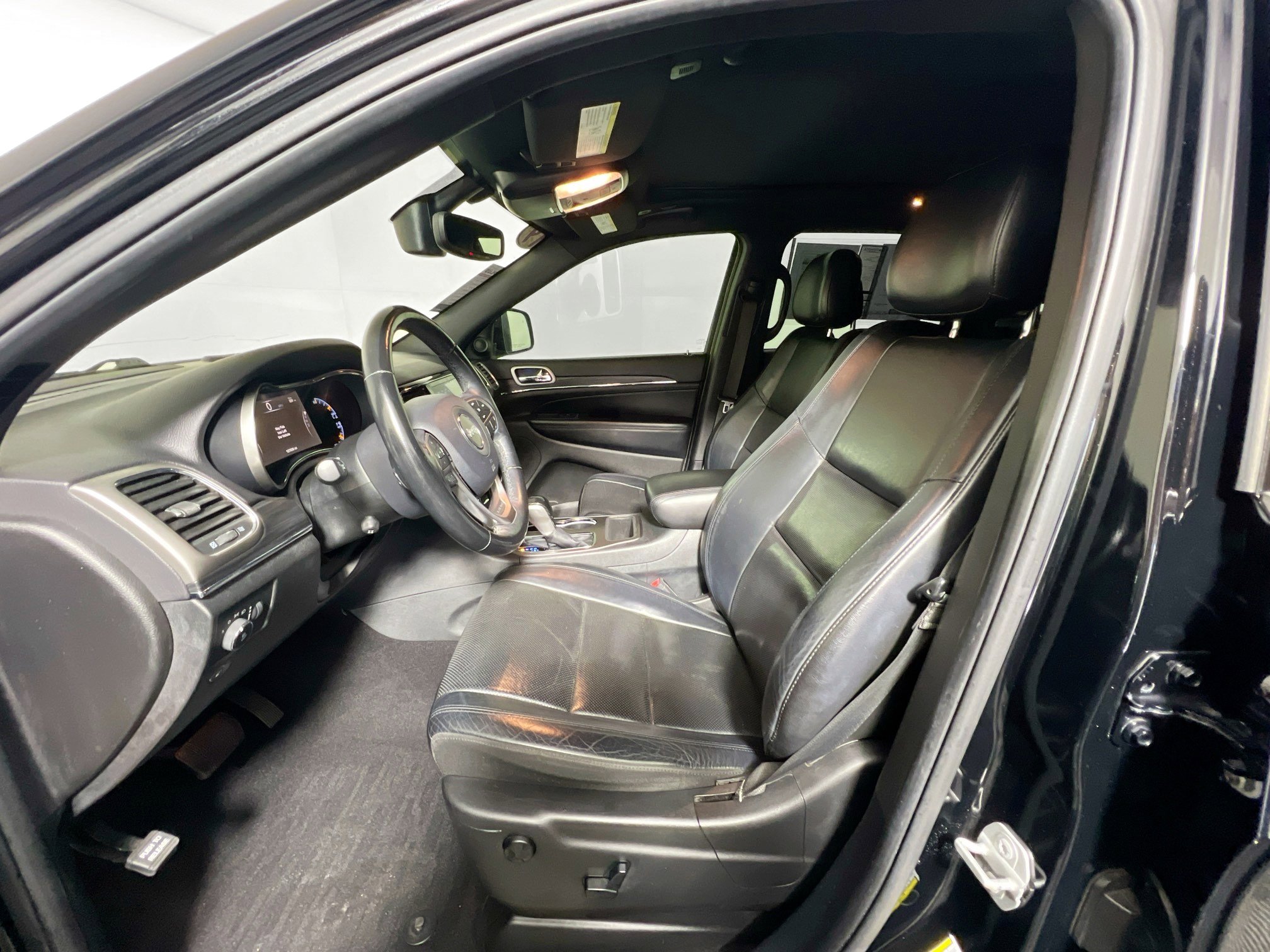 Used 2019 Jeep Grand Cherokee Limited w/ Luxury Group II image 14