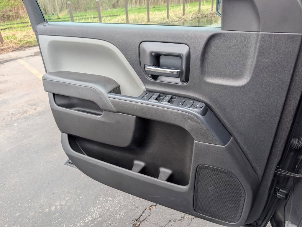 Used 2019 Chevrolet Silverado 1500 Custom w/ LPO, Essentials Package AWD/4WD image 17