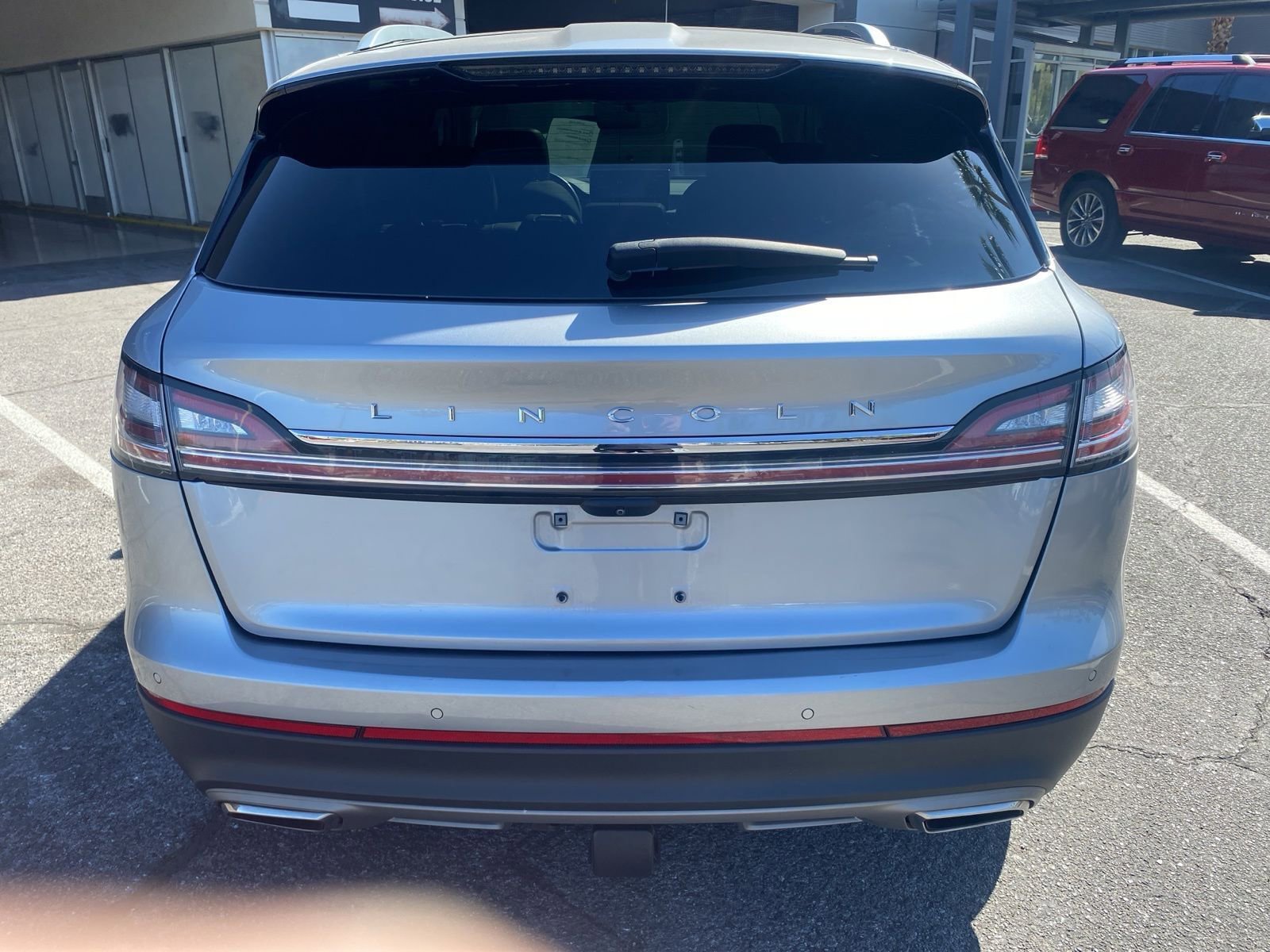 Used 2021 Lincoln Nautilus Reserve w/ Equipment Group 202A image 6