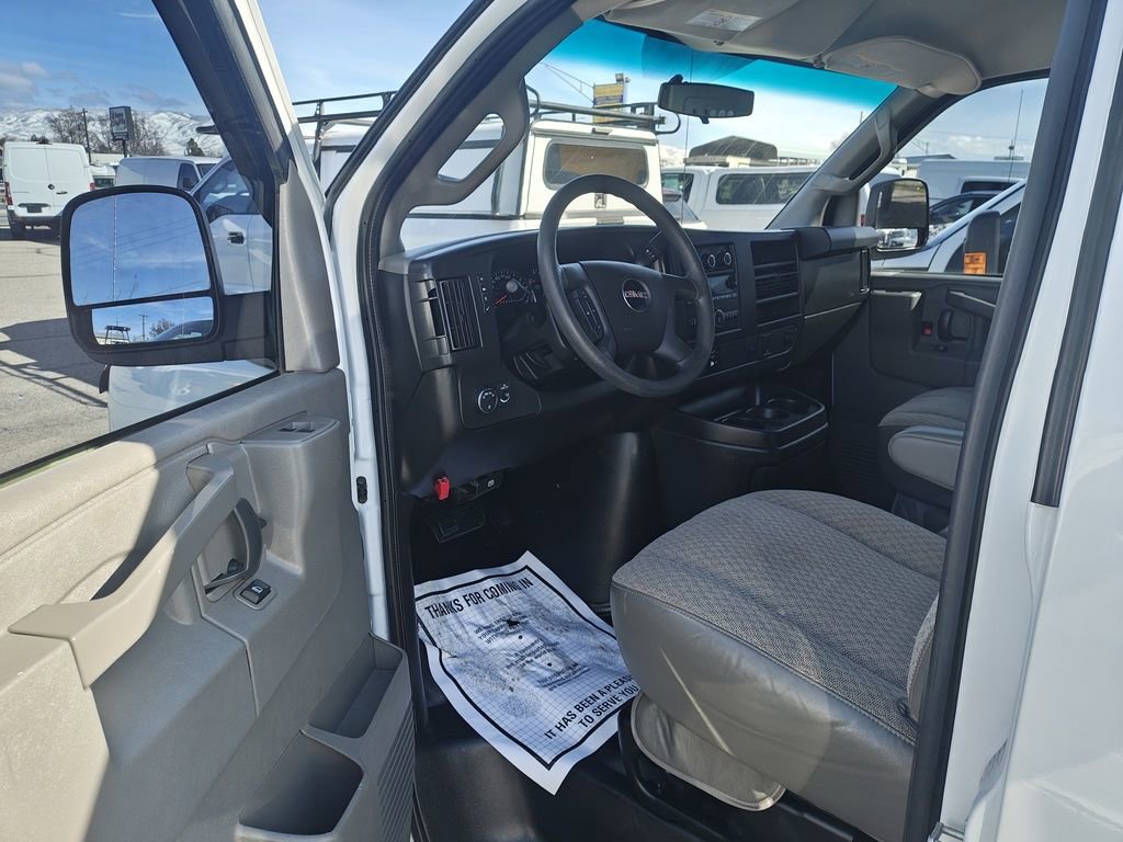 Used 2017 GMC Savana 2500 image 8