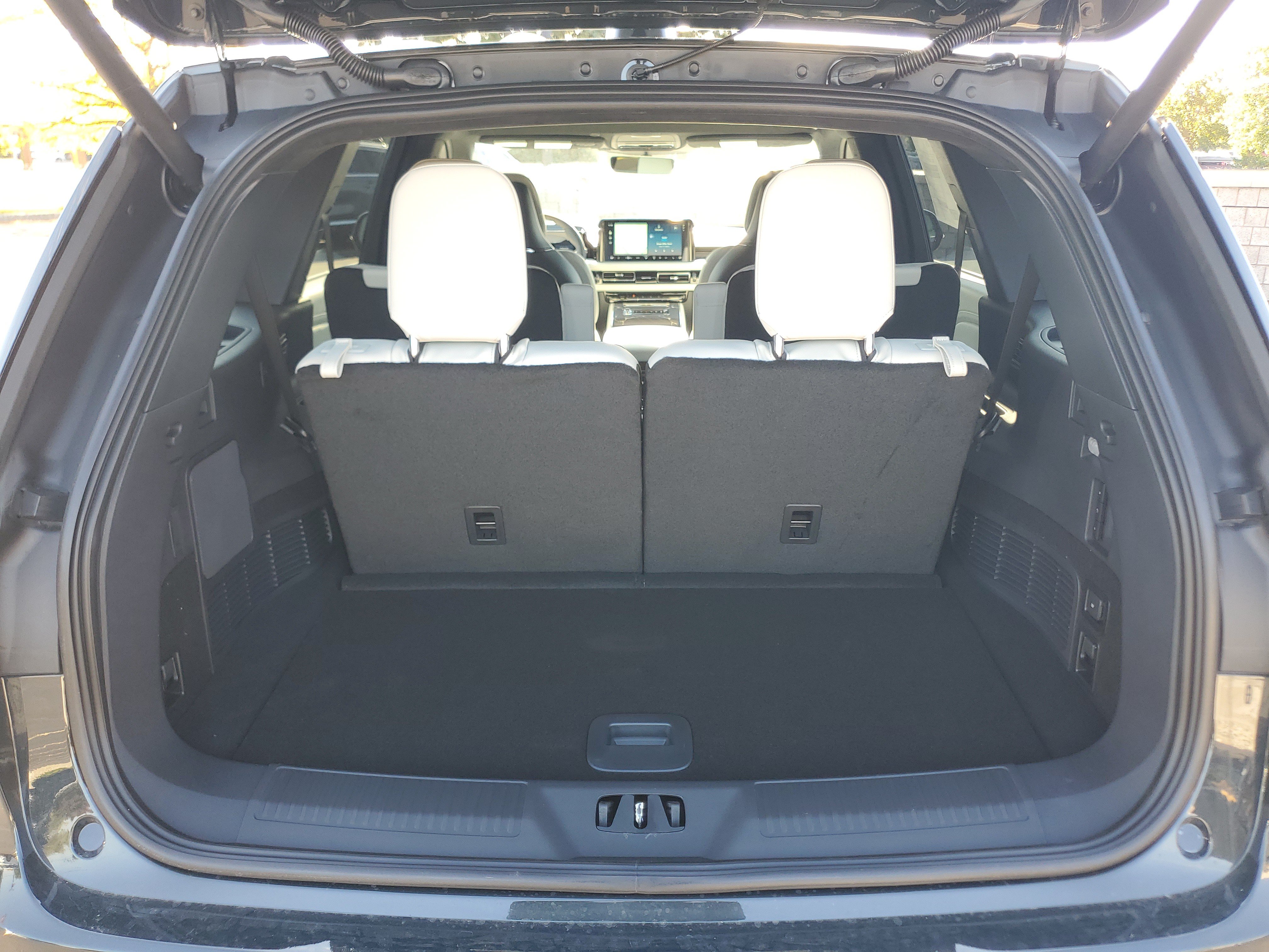 New 2027 Lincoln Aviator Black Label AWD/4WD image 29
