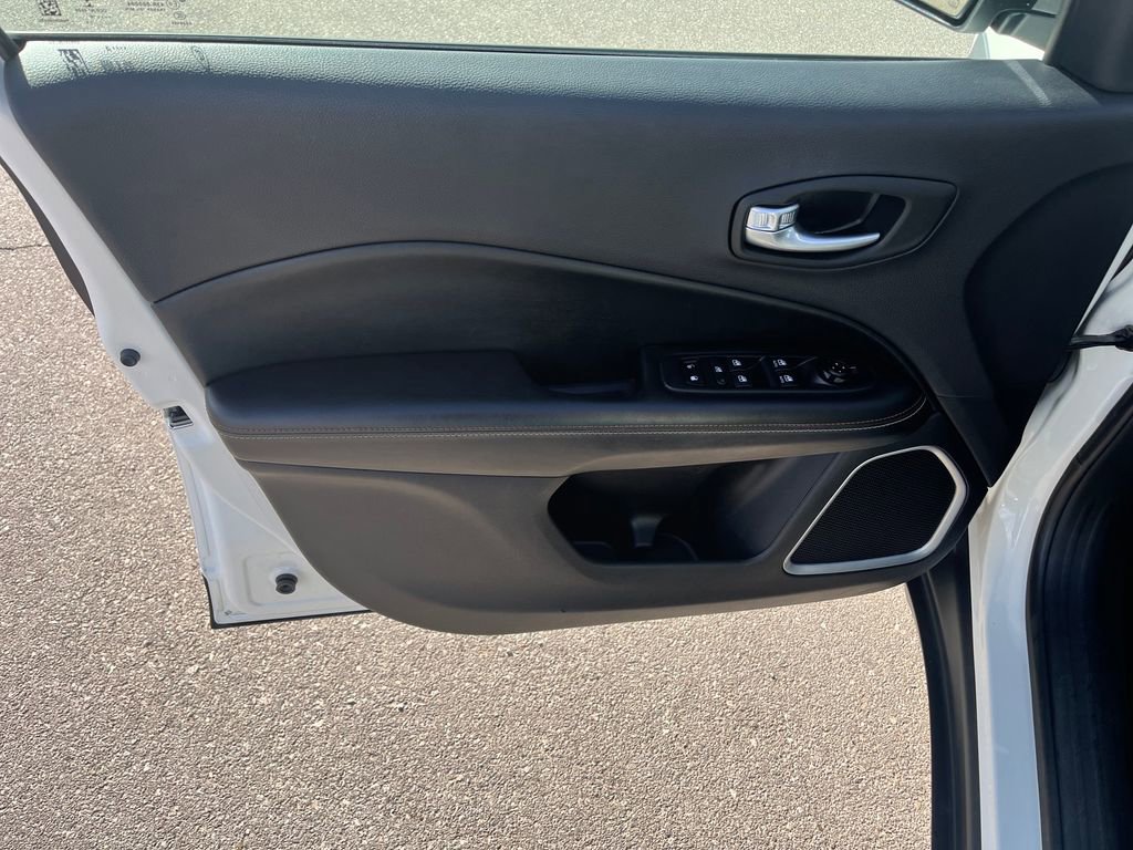 Used 2018 Jeep Compass Latitude w/ Cold Weather Group image 13