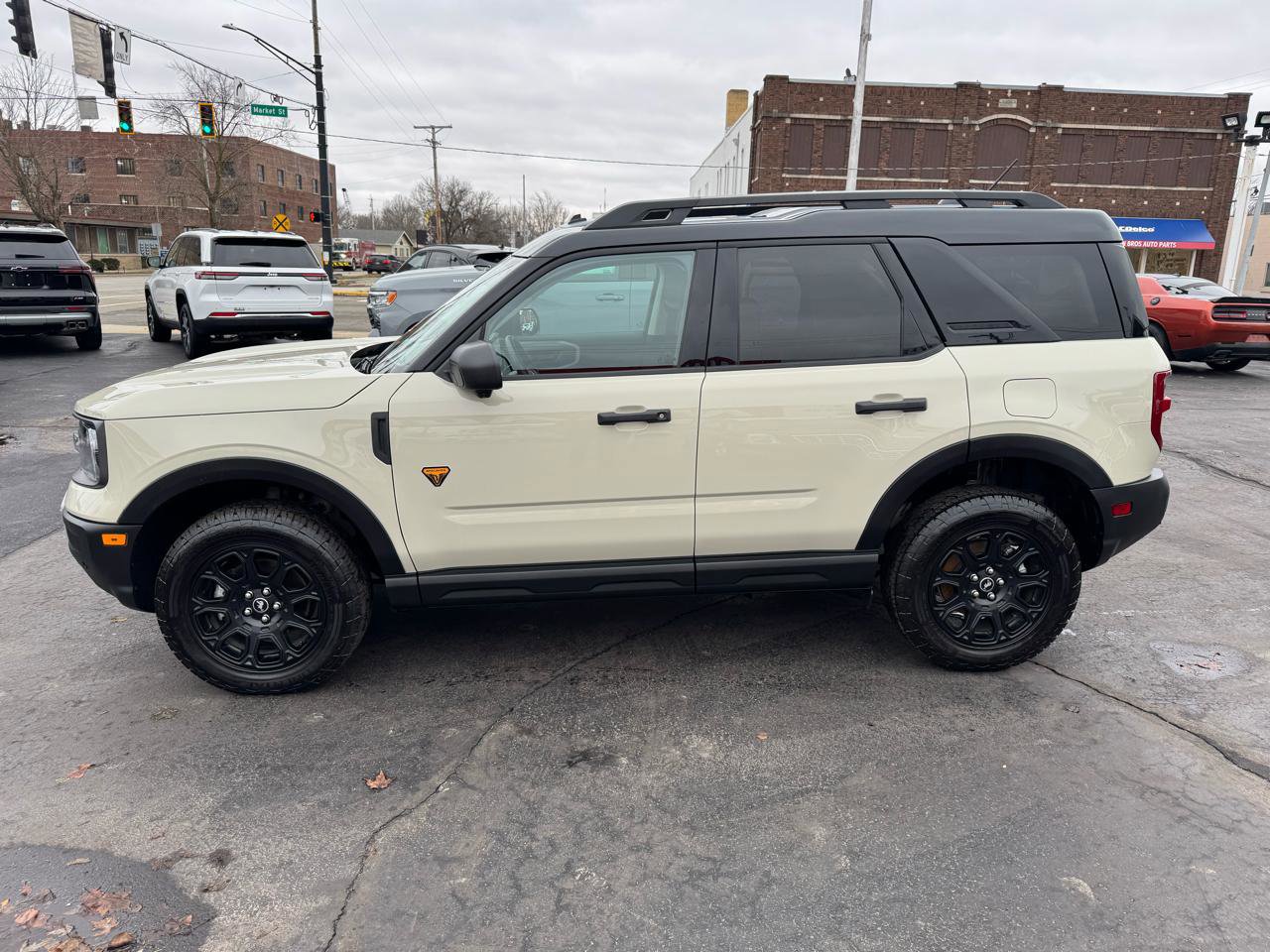 Used 2025 Ford Bronco Sport Badlands image 8