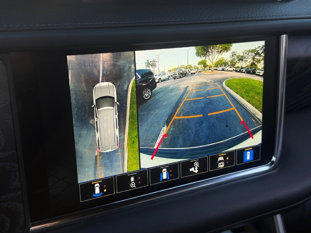 Used 2023 GMC Yukon Denali AWD/4WD image 27