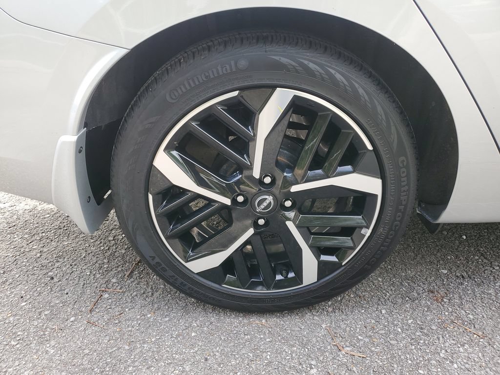 Certified 2025 Nissan Versa SR w/ Trunk Package FWD image 5