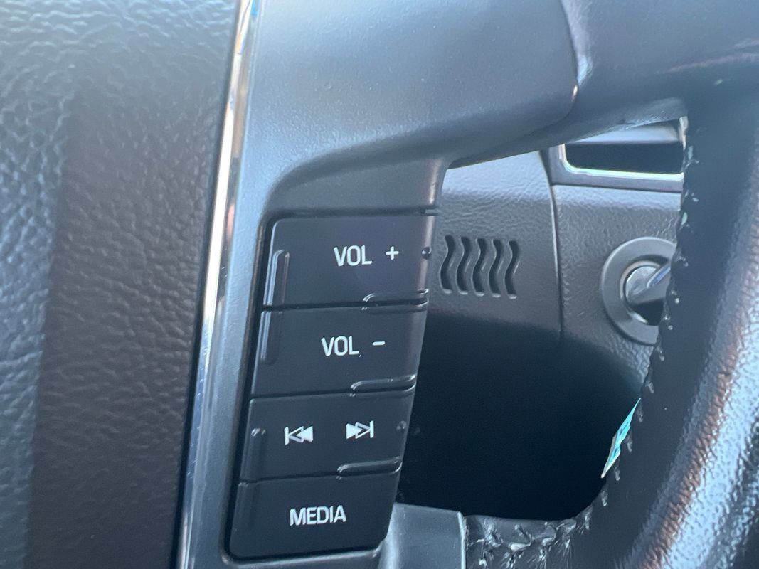 Used 2010 Ford Taurus SEL image 20