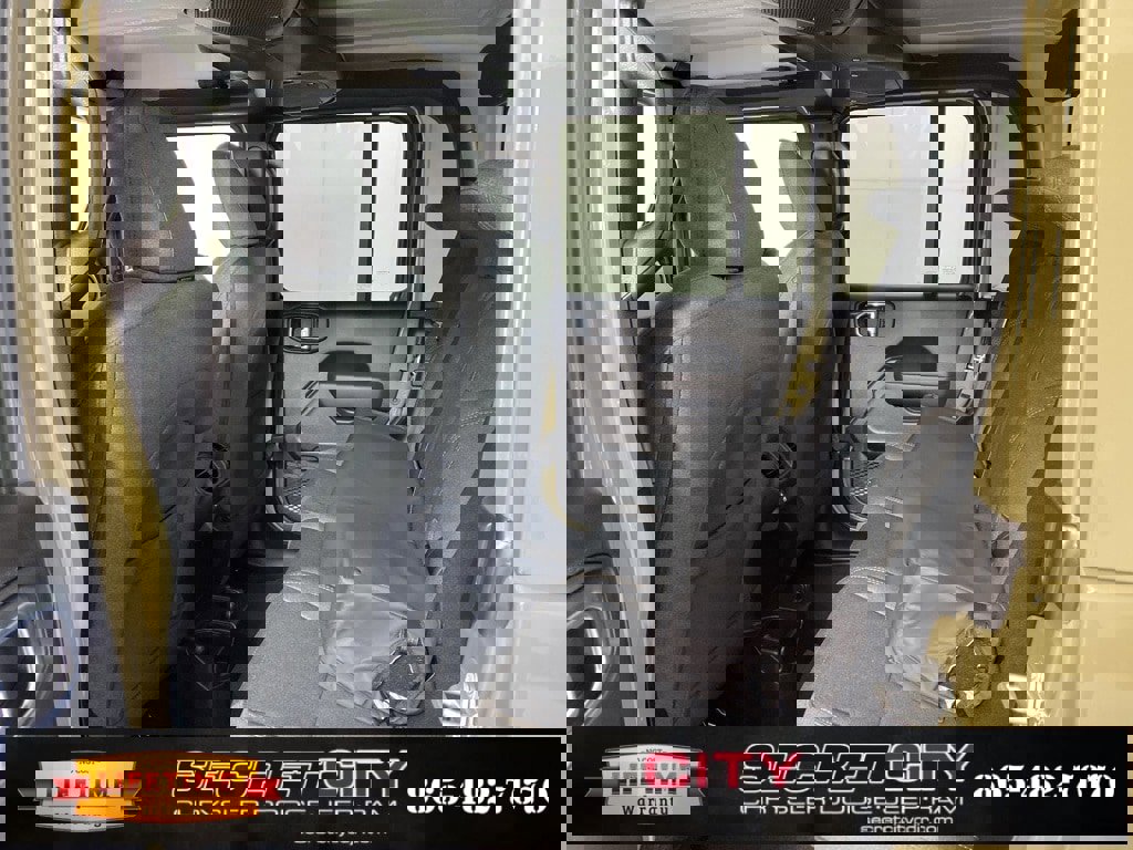 New 2025 Jeep Gladiator Sport image 29