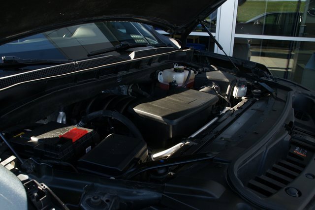 Used 2022 Chevrolet Suburban RST w/ Sport Performance Package image 12