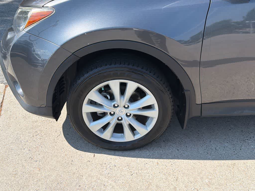 Used 2015 Toyota RAV4 Limited w/ Outdoor Package FWD image 9