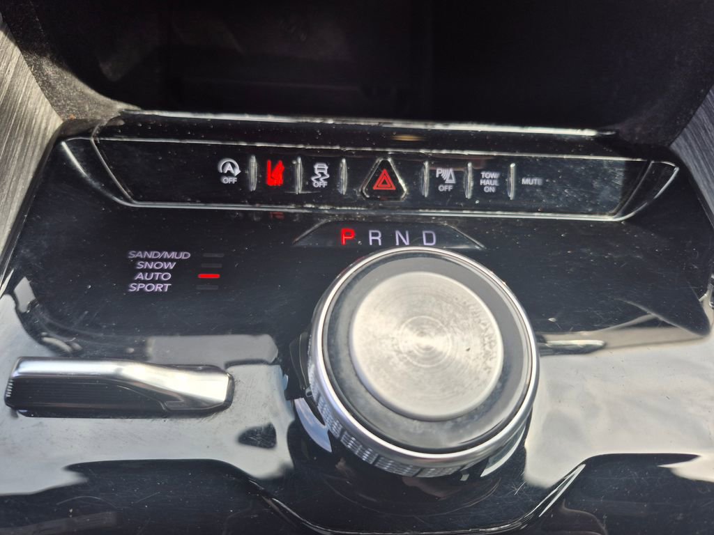 Used 2024 Jeep Wagoneer L Series II w/ Flexible Seating Group image 18