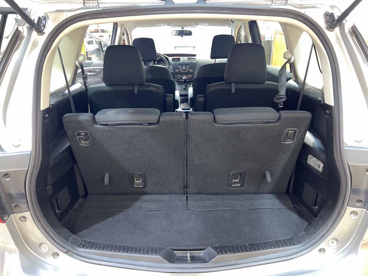 Used 2014 MAZDA MAZDA5 Sport image 13