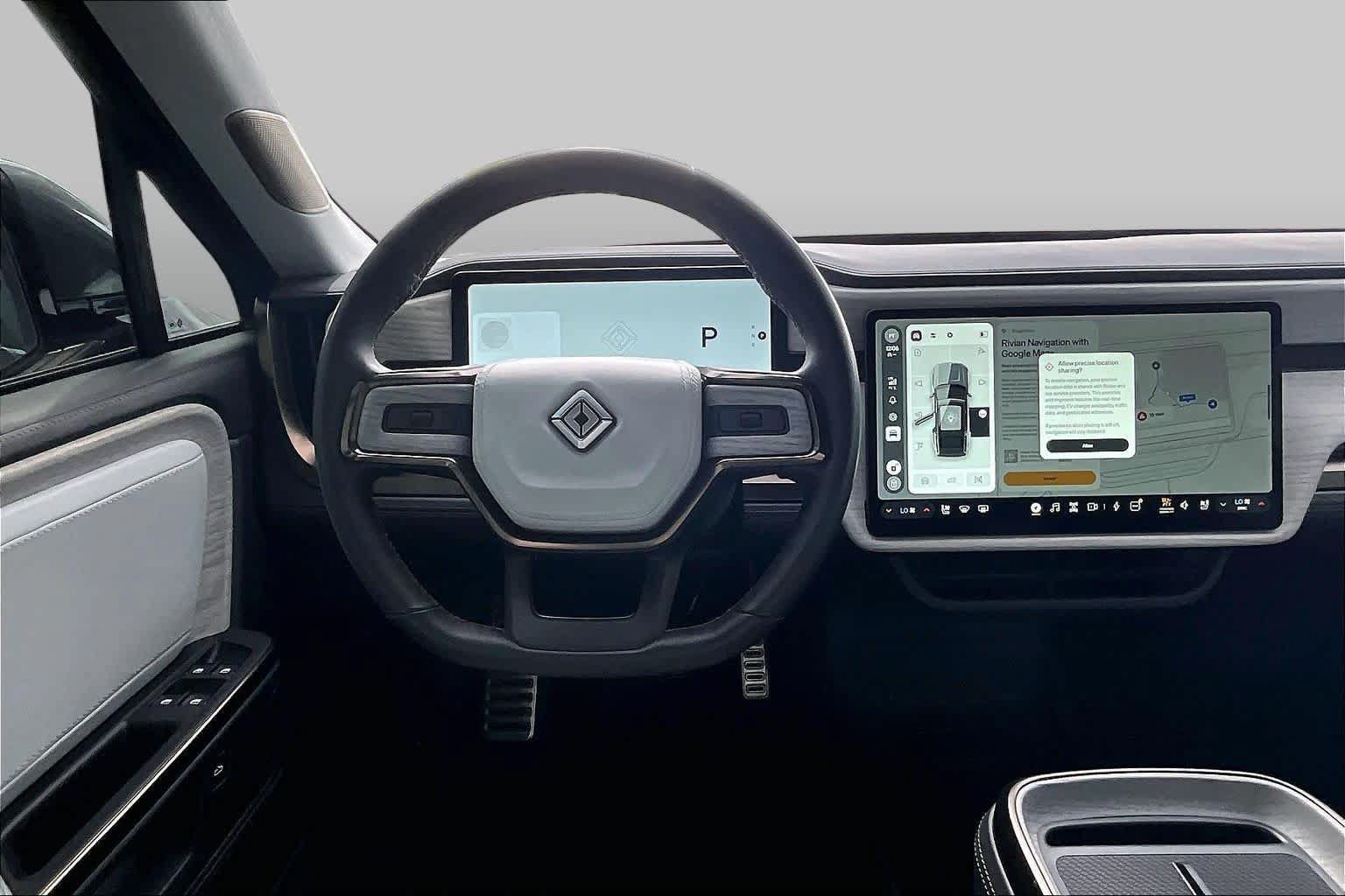 Used 2025 Rivian R1S Premium Dual AWD/4WD image 5