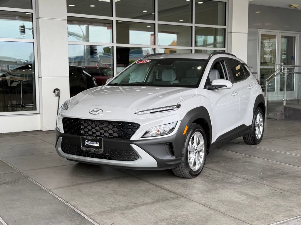 Used 2023 Hyundai Kona SEL FWD image 2
