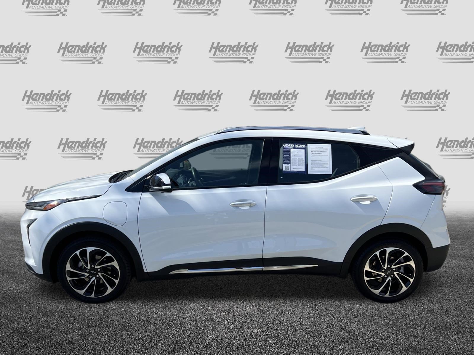 Used 2023 Chevrolet Bolt EUV Premier w/ Sun & Sound Package image 6