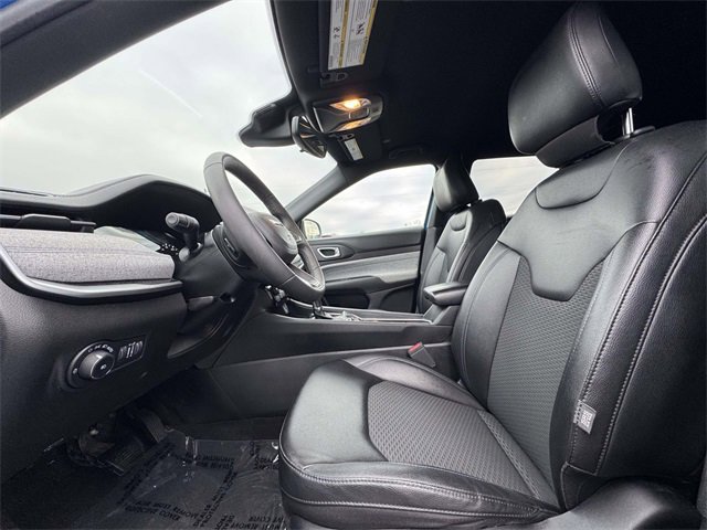 Used 2024 Jeep Compass Latitude image 18