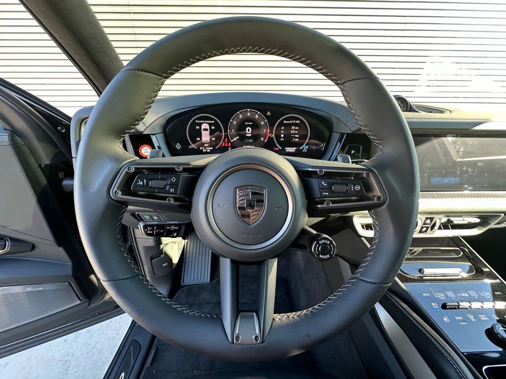 Used 2025 Porsche Cayenne Turbo image 15