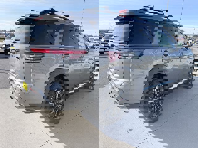 New 2026 Nissan Pathfinder Platinum image 4