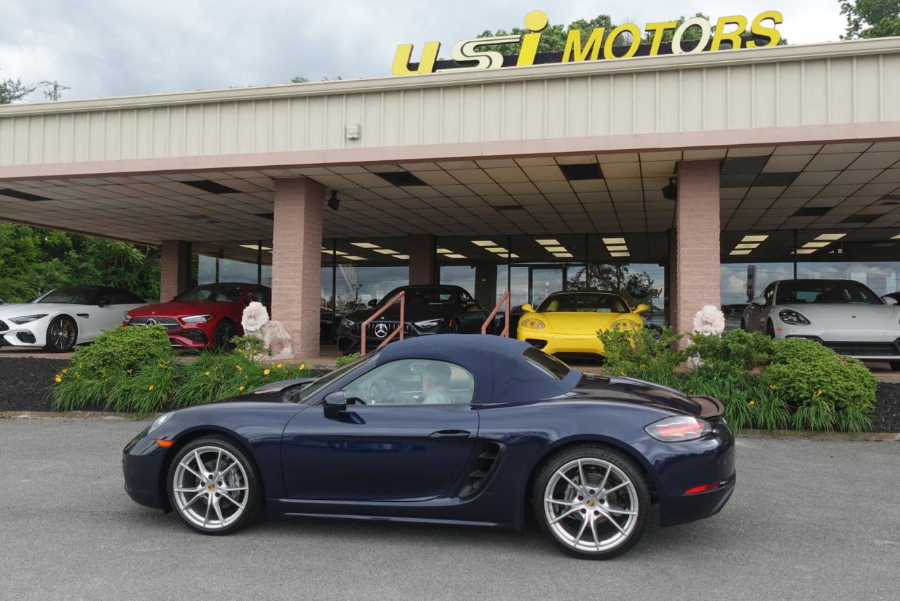Used 2018 Porsche 718 Boxster RWD image 21