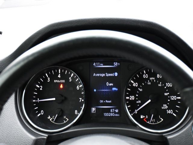 Used 2017 Nissan Rogue SV w/ SV Premium Package image 23