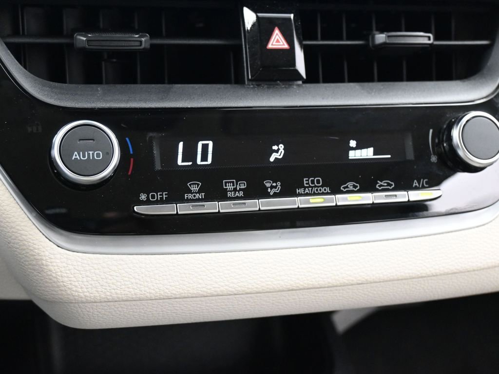 Used 2024 Toyota Corolla LE w/ LE Convenience Package image 18