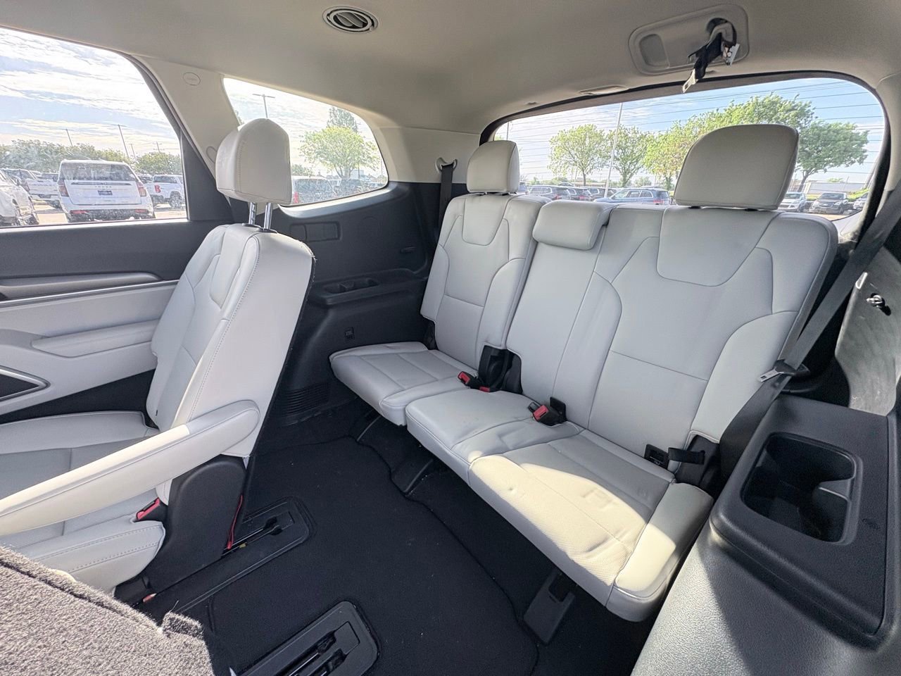 Used 2022 Kia Telluride S image 8
