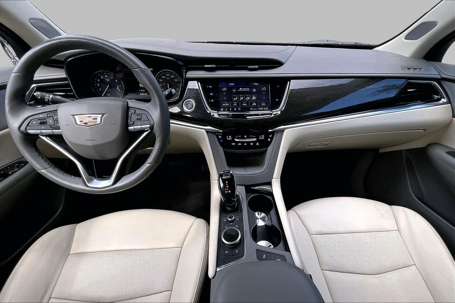 Used 2020 Cadillac XT6 Premium Luxury FWD image 16