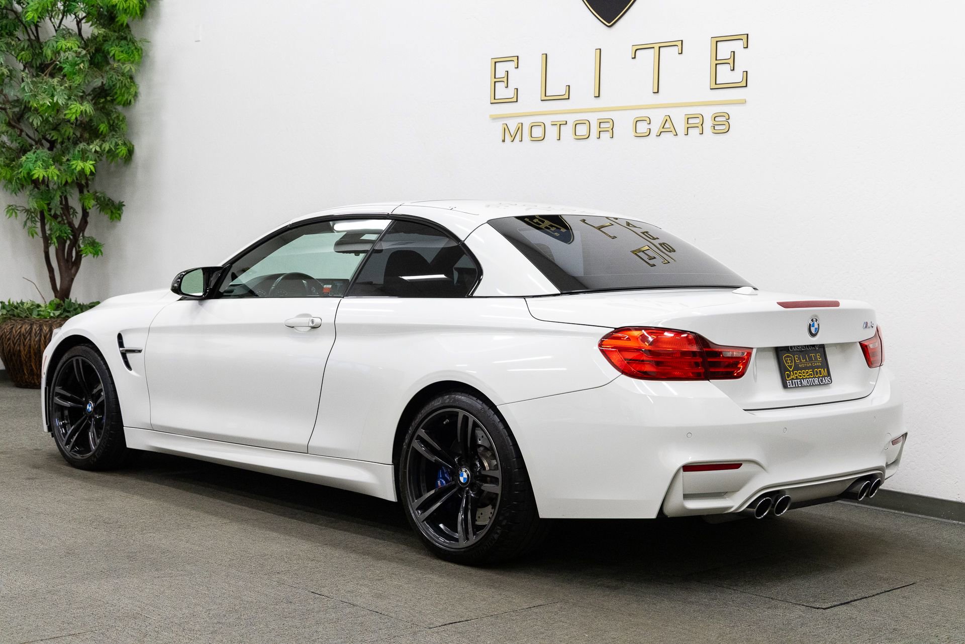 Used 2015 BMW M4 Convertible image 24