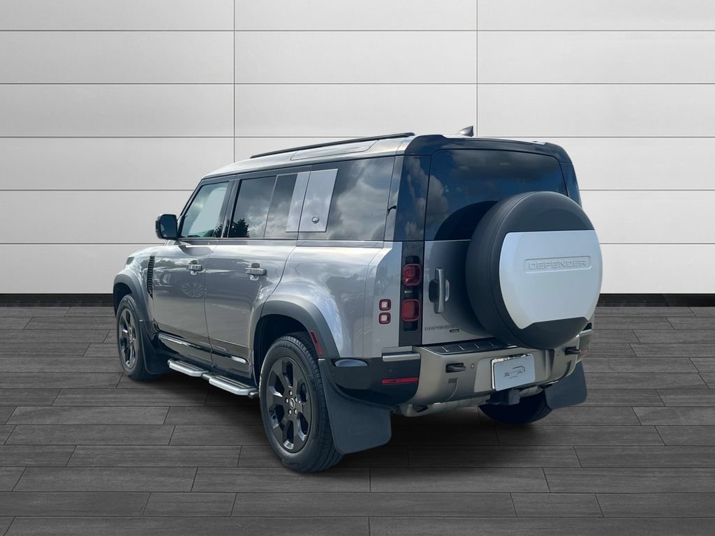 Certified 2023 Land Rover Defender 110 X-Dynamic SE AWD/4WD image 3